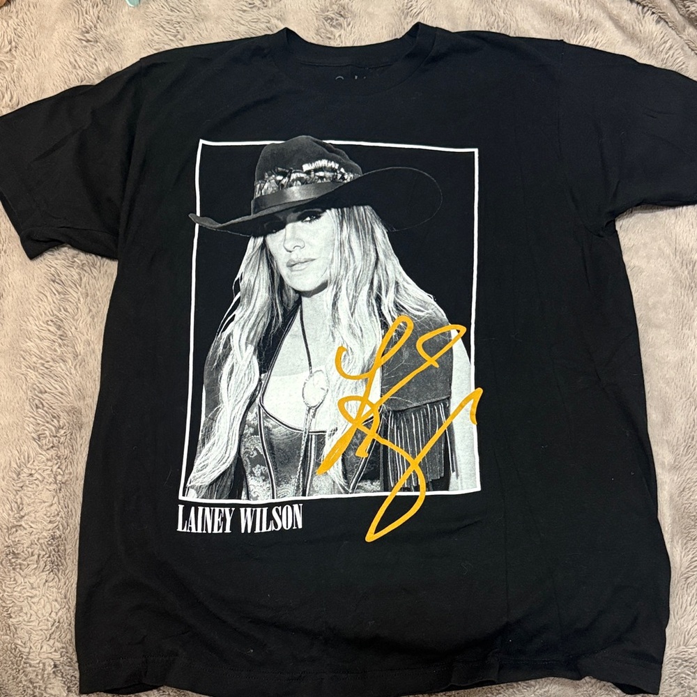Lainey Wilson Black Graphic Short Sleeve Tee